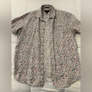 Banana Republic Men’s Short Sleeve Button Up - Size M Slim Fit